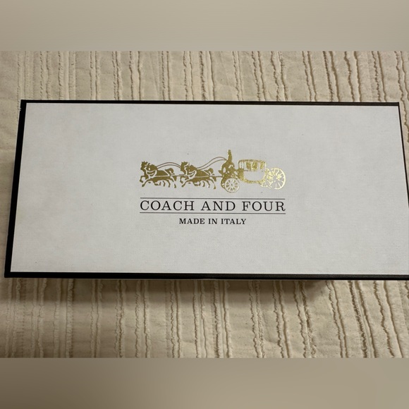 New Coach And Four Pappagallo Sandal - Picture 12 of 12